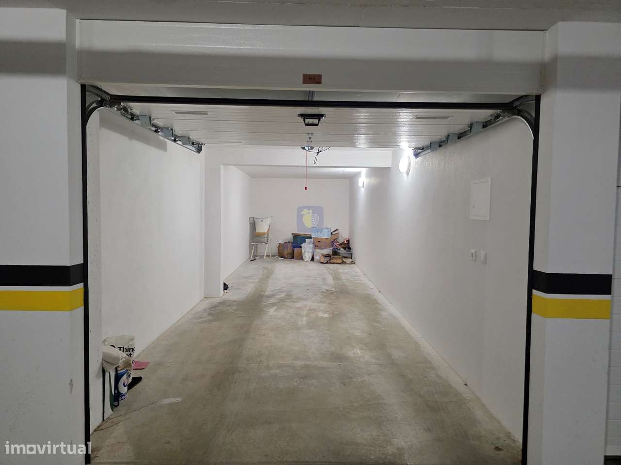 Apartamento semi-novo, T2, 2 WC, box p/ 2 carros e arrumos, em Leiria-28