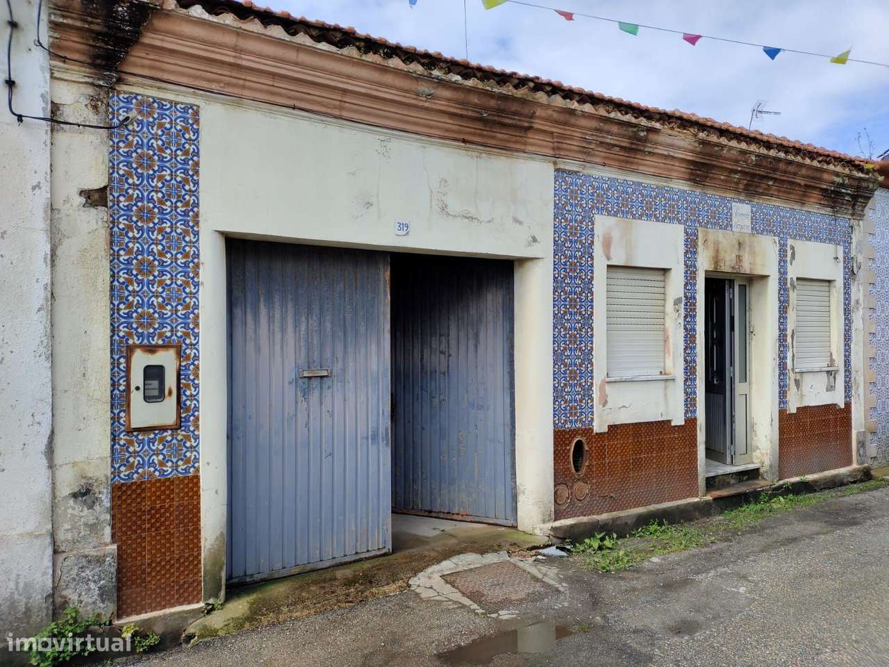 Moradia Para Recuperar Em Esgueira