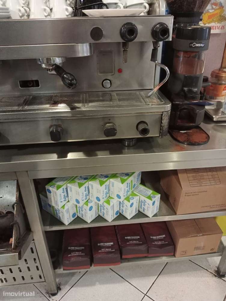 GRANDE OPORTUNIDADE ! TRESPASE DE CAFE EM GAIA-41