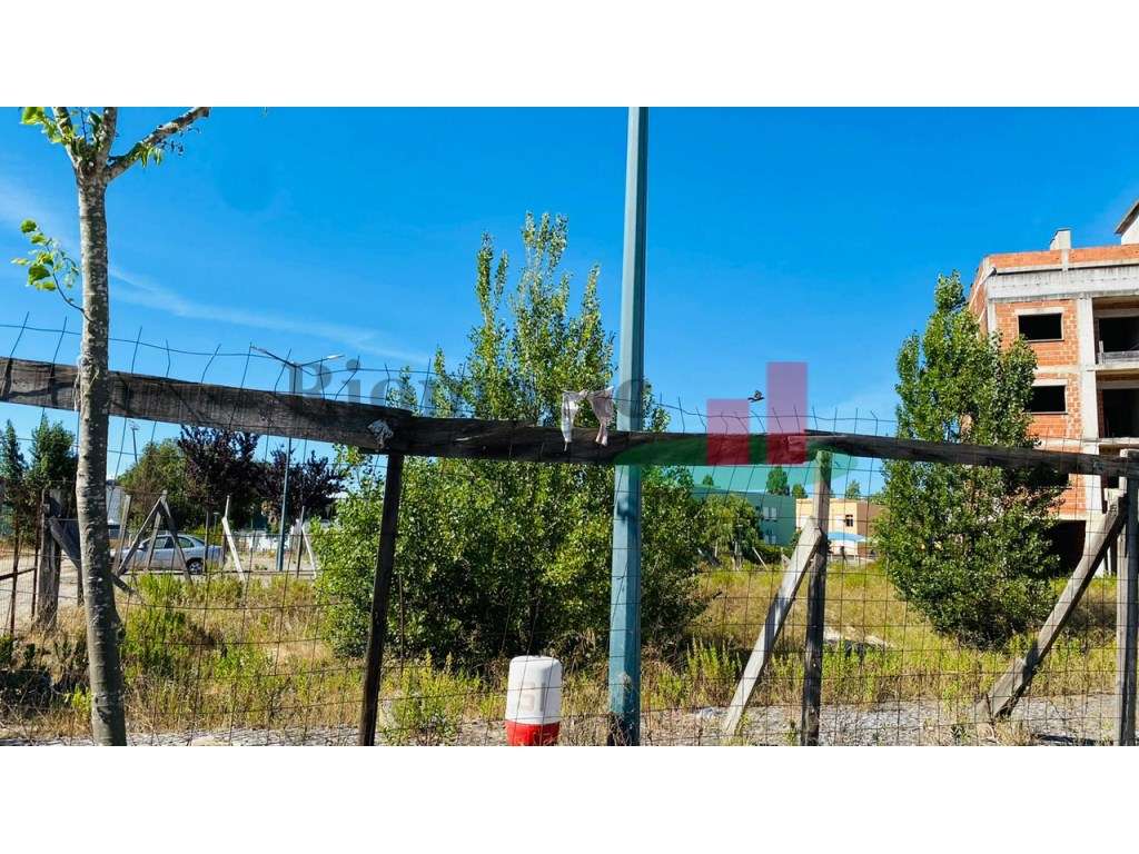 Lote de Terreno para Construção 4 pisos + Cave em Rio Maior ***RIOM... - Grande imagem: 2/4