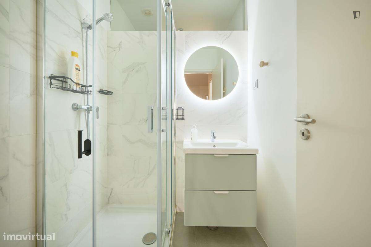 Quarto - localizado em Alameda Lisbon - Grande imagem: 4/46