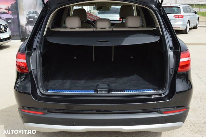 Mercedes-Benz GLC 300 4Matic 9G-TRONIC Exclusive - 30
