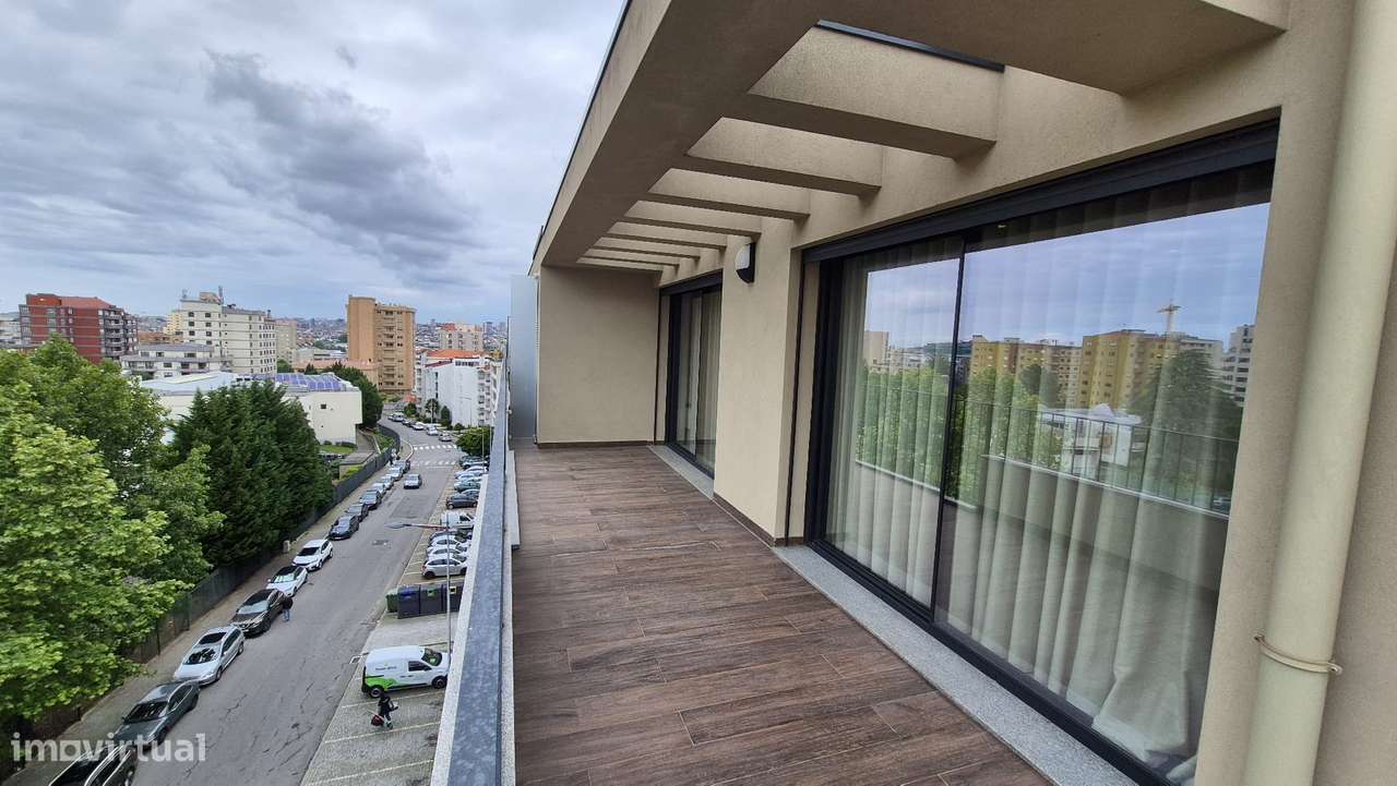 T3 Recuado no último piso, com terraço de 77,35m2 e garagem fechada-0
