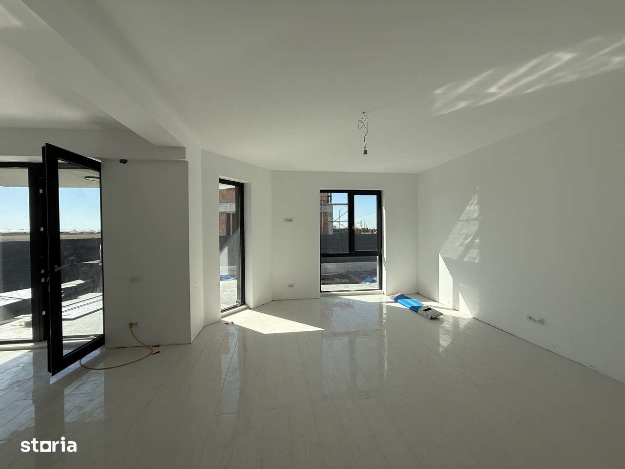 LUX | CASA | VILA INDIVIDUALA | CURTE | PROPRIETAR | TUNARI-4