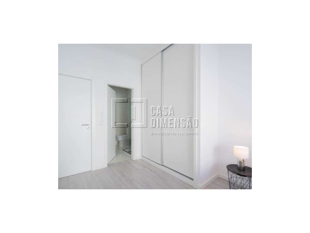 Apartamento de tipologia T2 com varanda, mobilado e equipado em Ben...-25