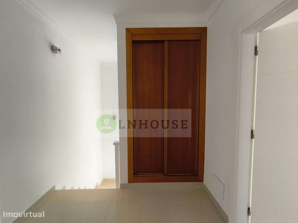 Moradia T4 com piscina e garagem - Castro Marim-32