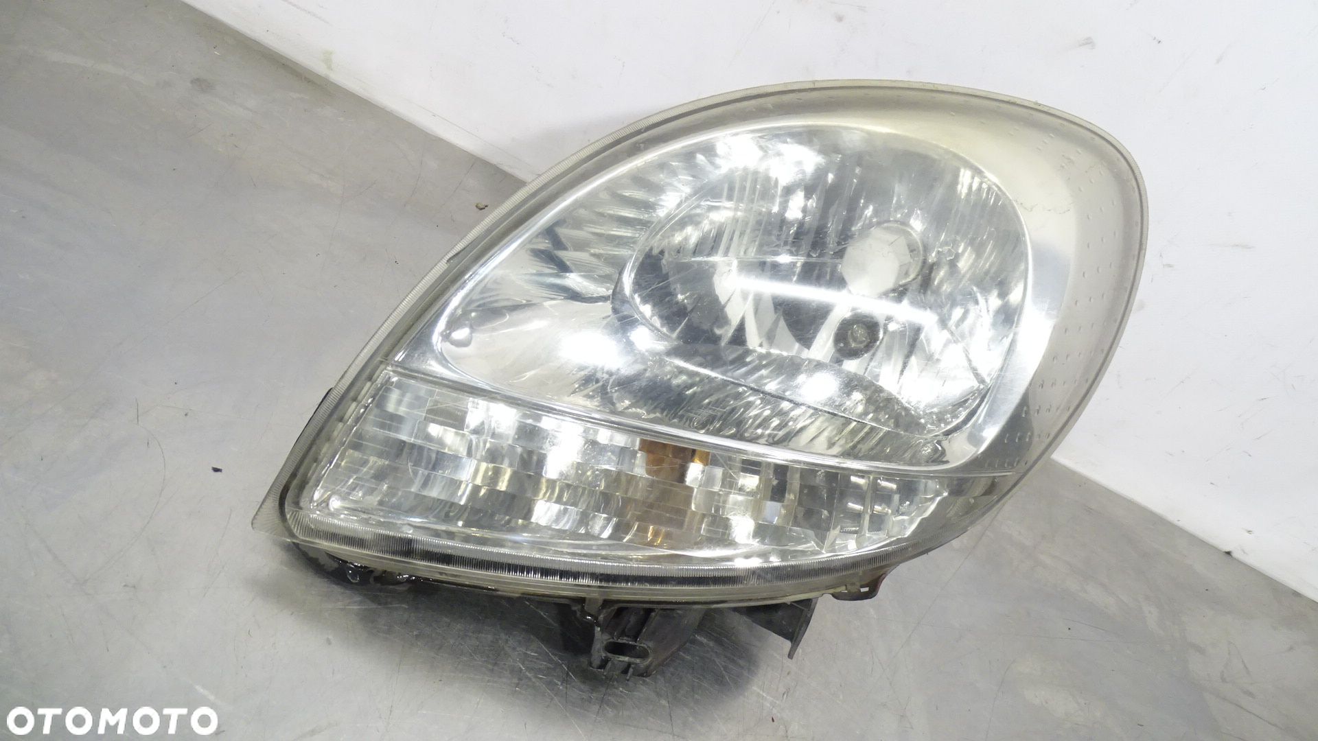 LAMPA LEWA PRZEDNIA RENAULT KANGOO 1.5DCI - 1