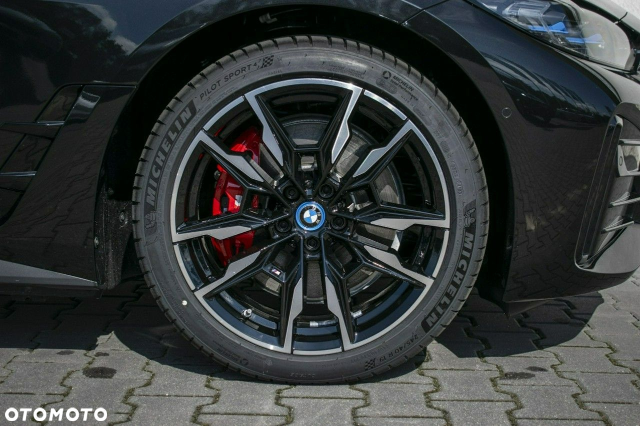BMW i4 - 21