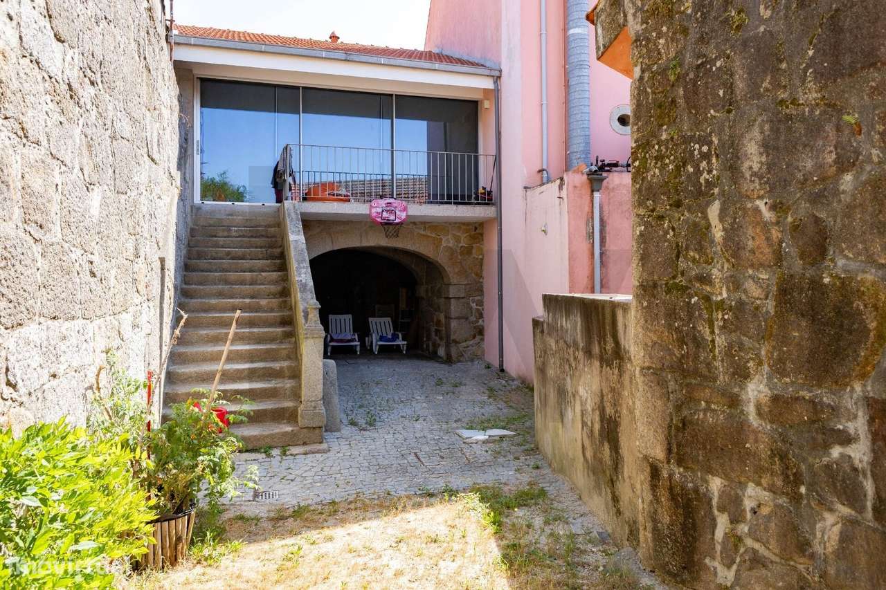 Quinta T3+2 com terreno e potencial de construção em Matosinhos-10