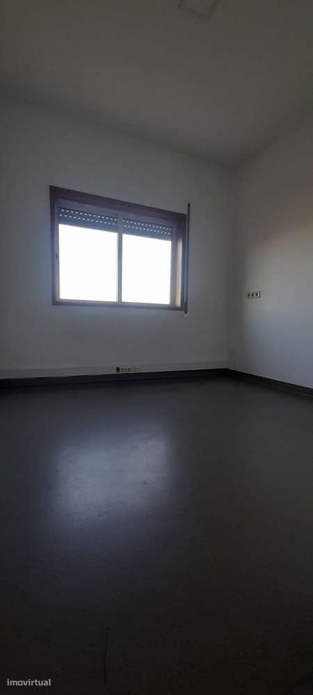 Loja Vilar de Andorinho - Grande imagem: 2/11