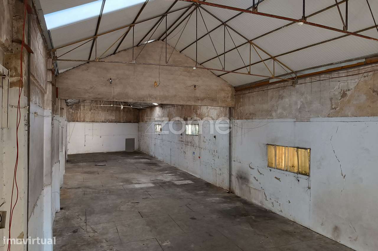 ARMAZÉM com 423m² em Custóias – Localização Estratégica - Grande imagem: 4/15