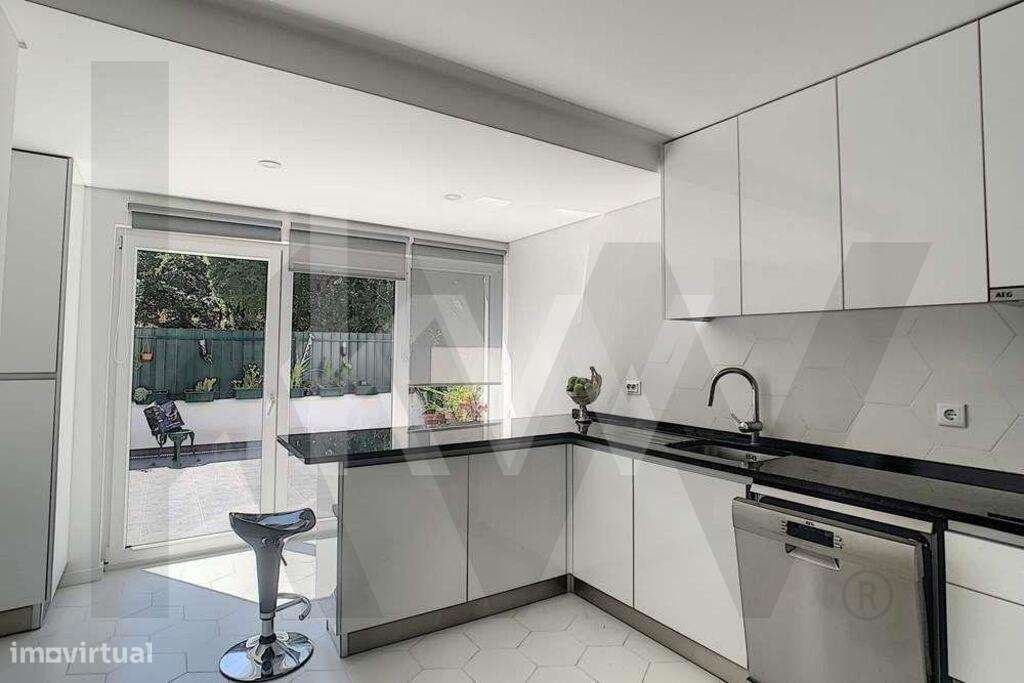 VENDA | Moradia T4  Totalmente Remodelada com Garagem | Gaeiras, Óbido - Grande imagem: 5/30