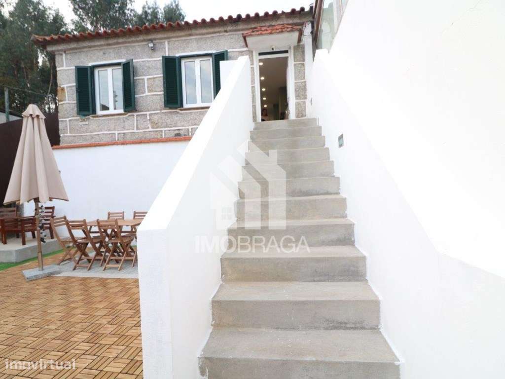 Moradia T2 de Gaveto Totalmente Remodelada - Moreira de Cónegos, Gu... - Grande imagem: 5/37