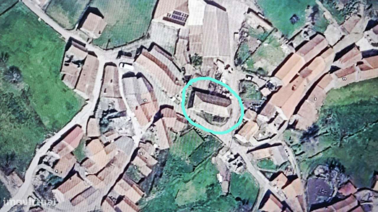 Casa de aldeia à venda em Montalegre e Padroso-1