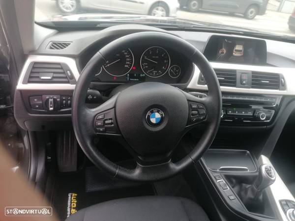 BMW 318 d Touring Line Luxury Purity - 8