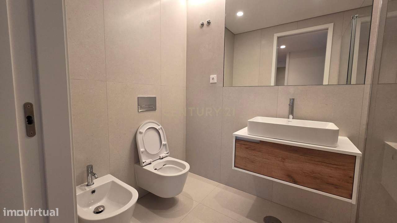 Apartamento T2 com Vista Panorâmica em Vila Nova de Gaia!-19