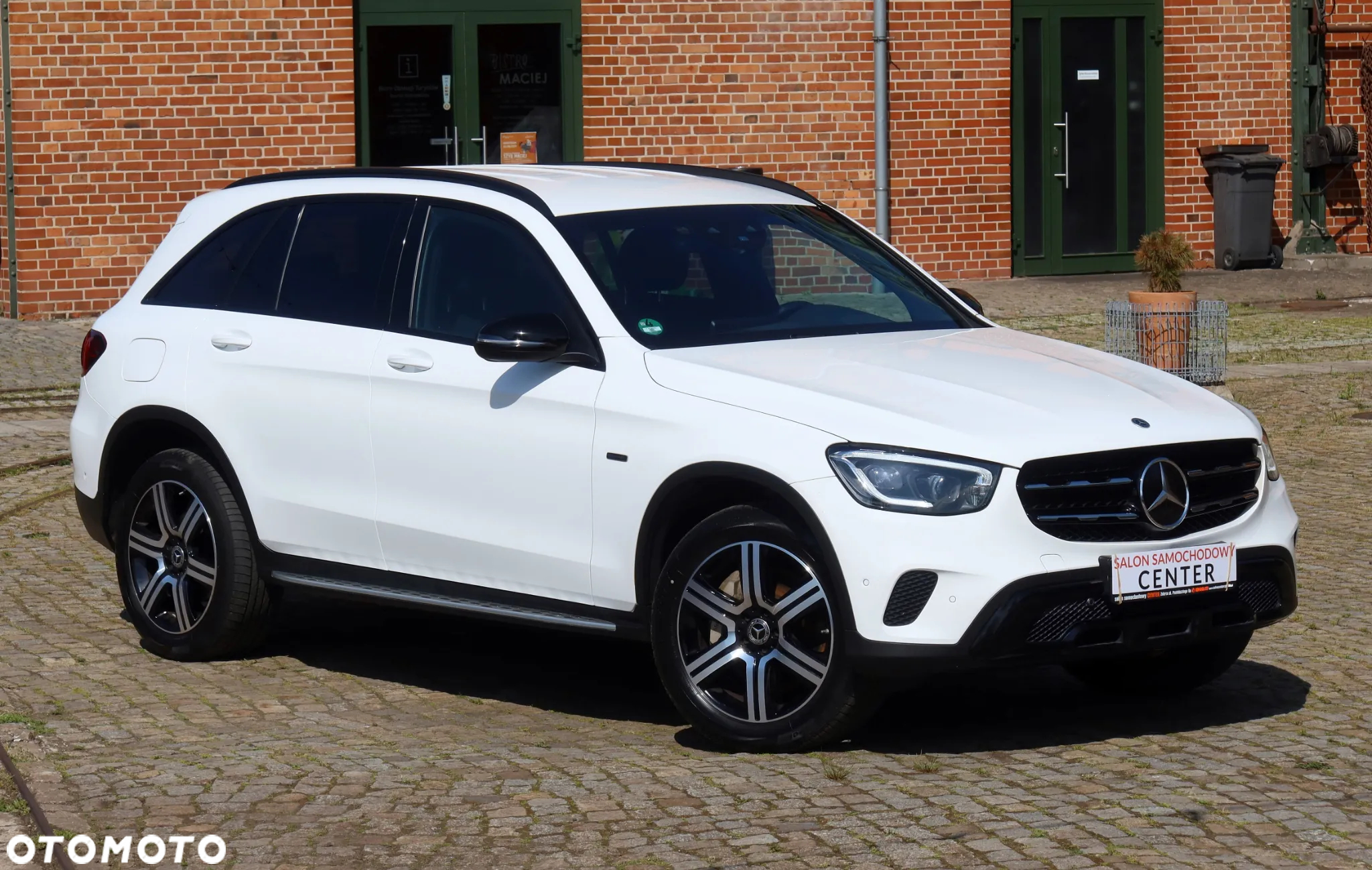 Mercedes-Benz GLC 300 e 4Matic 9G-TRONIC Exclusive - 35