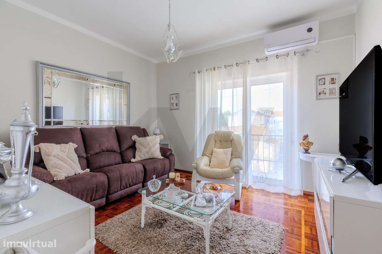 Apartamento T2 Com Varanda E Vista Desafogada Barreiro