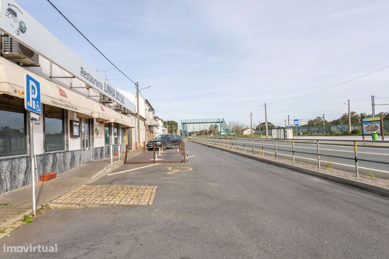 Restaurante tradicional em funcionamento de 1984, com gastronomia de e - Grande imagem: 4/53