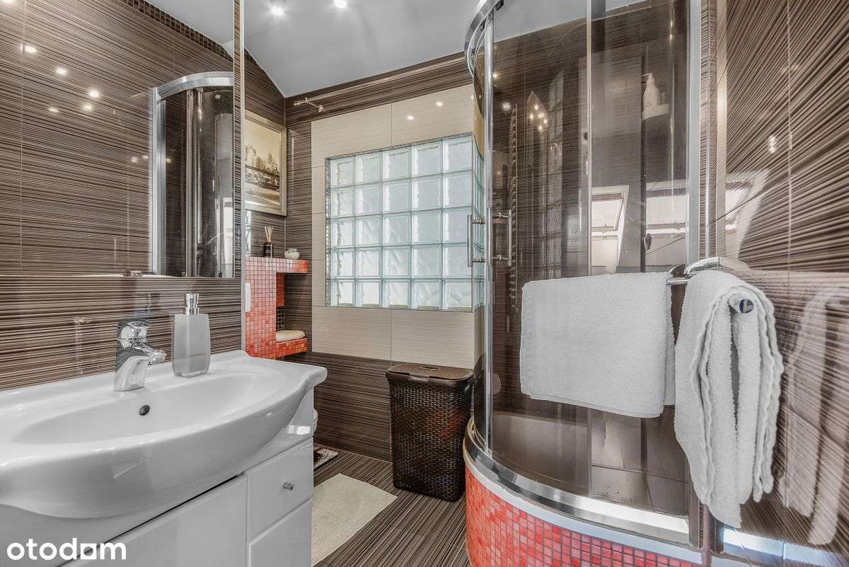 Prawie dom, 3/4 sypialnie, 2010 r-12