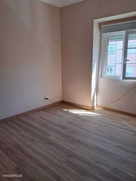 Apartamento T2 na Rua Mestre Roque Gameiro - Grande imagem: 5/12