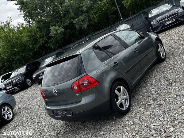 Volkswagen Golf - 24