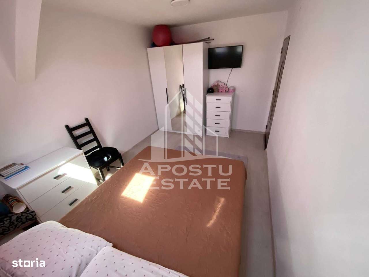 Apartament cu 3 camere, centrala proprie, zona Soarelui - Imagine principală: 5/8