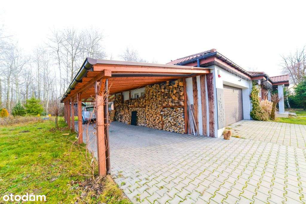 Parterowy dom z 3 sypialniami i dużym tarasem-16