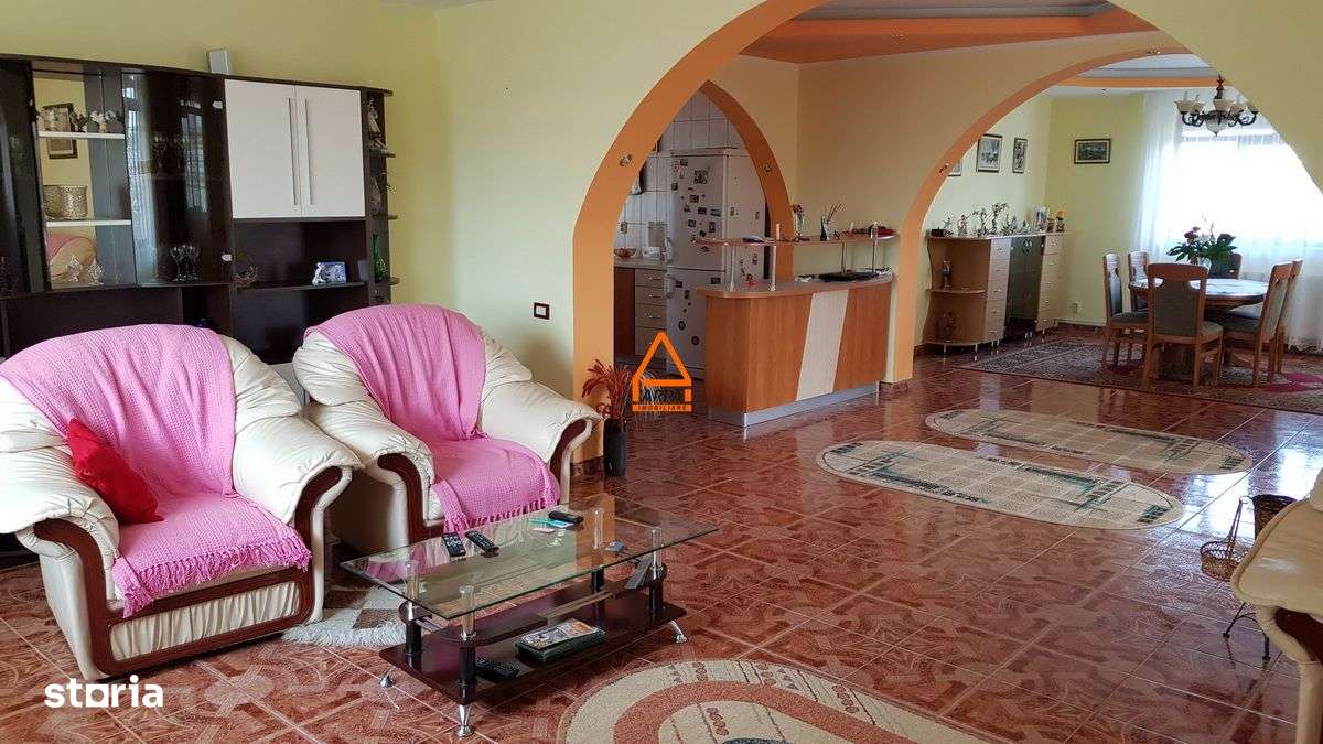 Casa / Vila - 310 mp , 1000 mp teren - Bucium - Imagine principală: 3/11