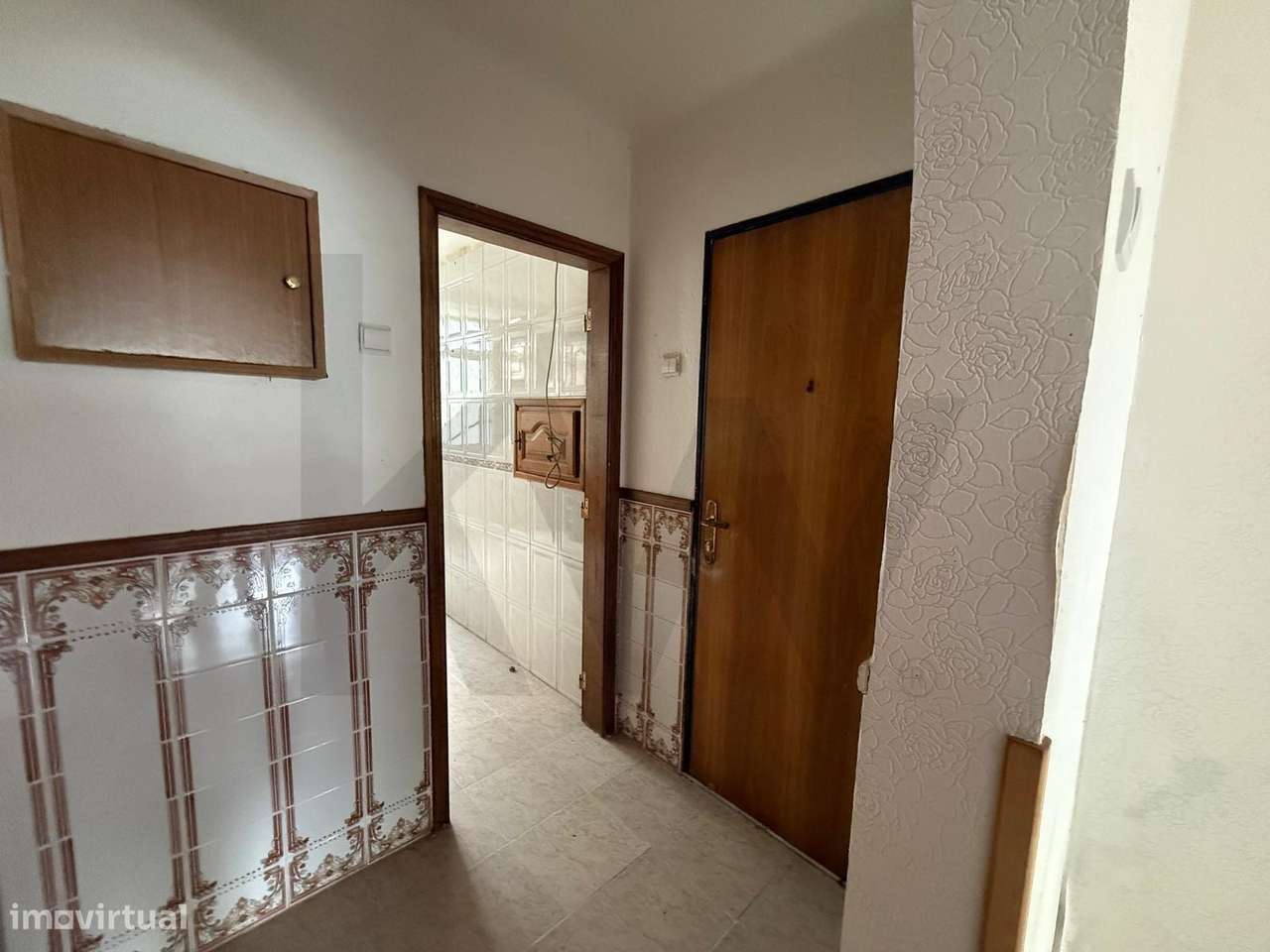 Apartamento T2 Remodelado em Benfica – Excelente Oportunidade - Grande imagem: 2/14