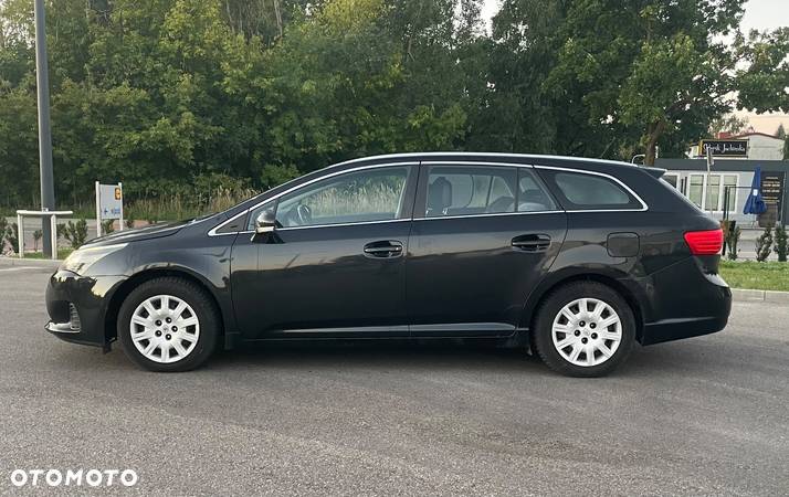 Toyota Avensis 1.6 Active - 2