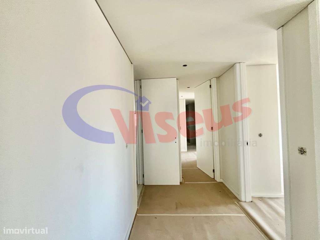 Apartamento T3 Penthouse Coimbrões-27