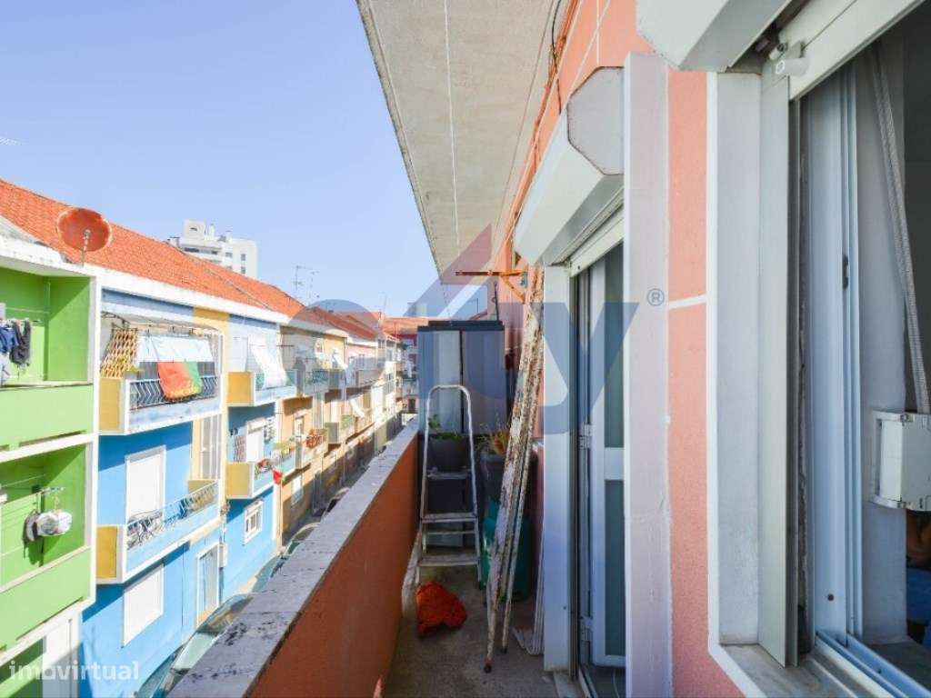 T1+1 Totalmente Remodelado com Varanda e Marquise | Pronto a Habita...-4