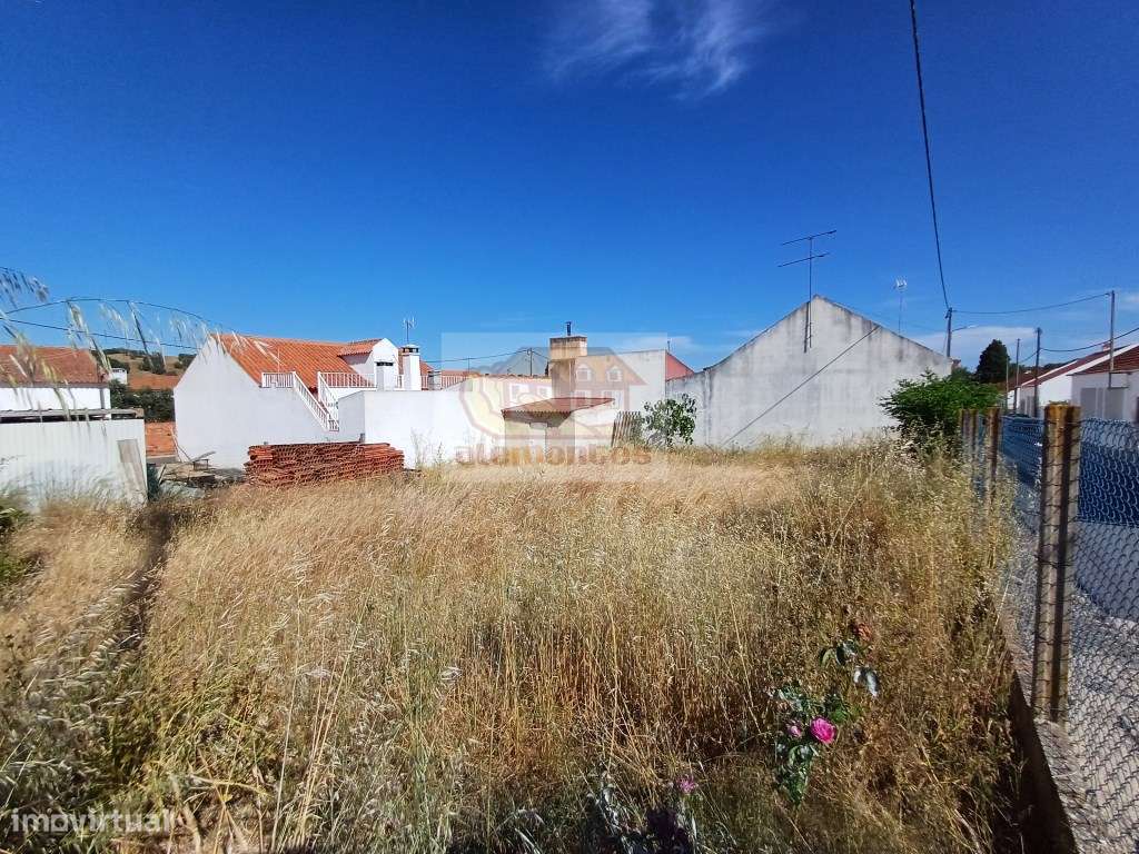 Lote de terreno para moradia e piscina - Grande imagem: 2/7