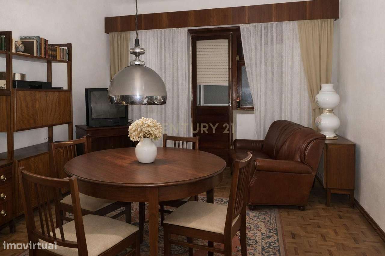 Apartamento T3 na Estrada dos Ciprestes – Excelente Oportunidade em Se-1