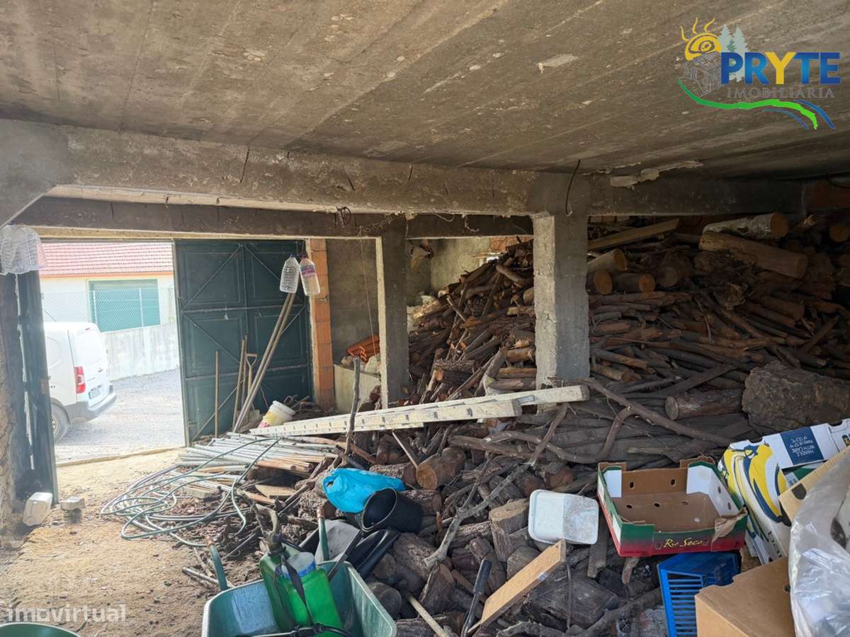 Moradia de 2 pisos na Freguesia da Ermida e Figueiredo-31