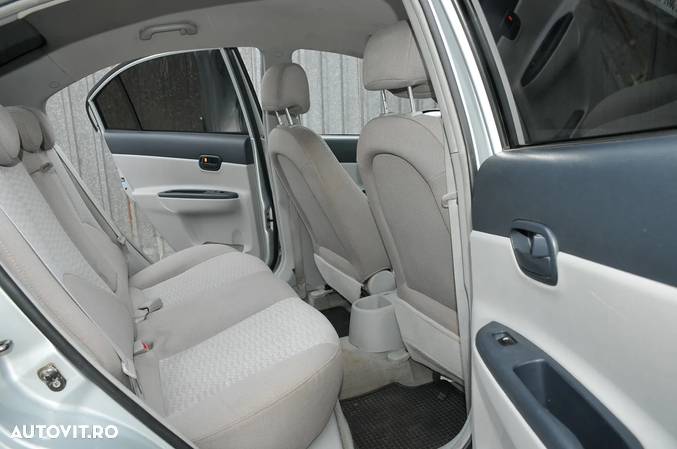 Hyundai Accent MC 1.5 CRDI GLS CONFORT TR - 8