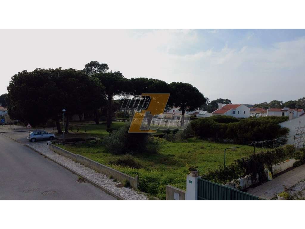 Terreno urbano perto do mar e lago em Sesimbra-29