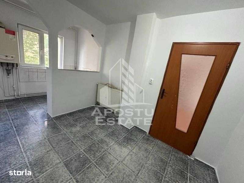 Apartament cu 2 camere, semidecomandat, etajul 2, centrala proprie - Imagine principală: 5/6