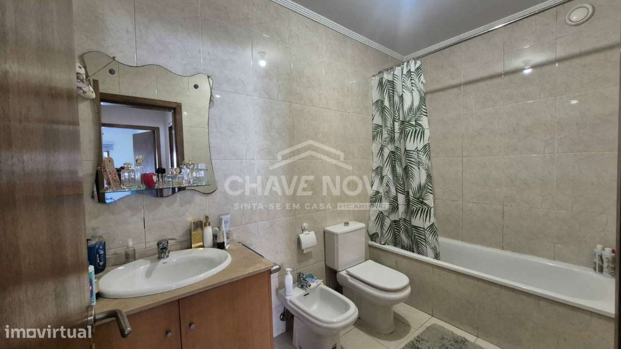 Apartamento T2 com Lugar de Garagem | 2Km Praia de Francelos-9