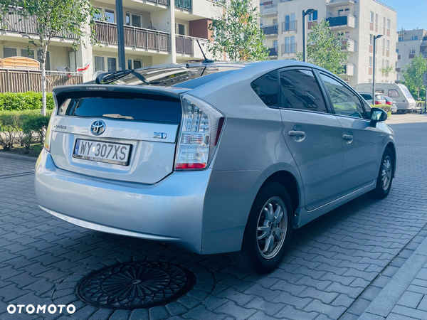 Toyota Prius (Hybrid) Comfort - 3