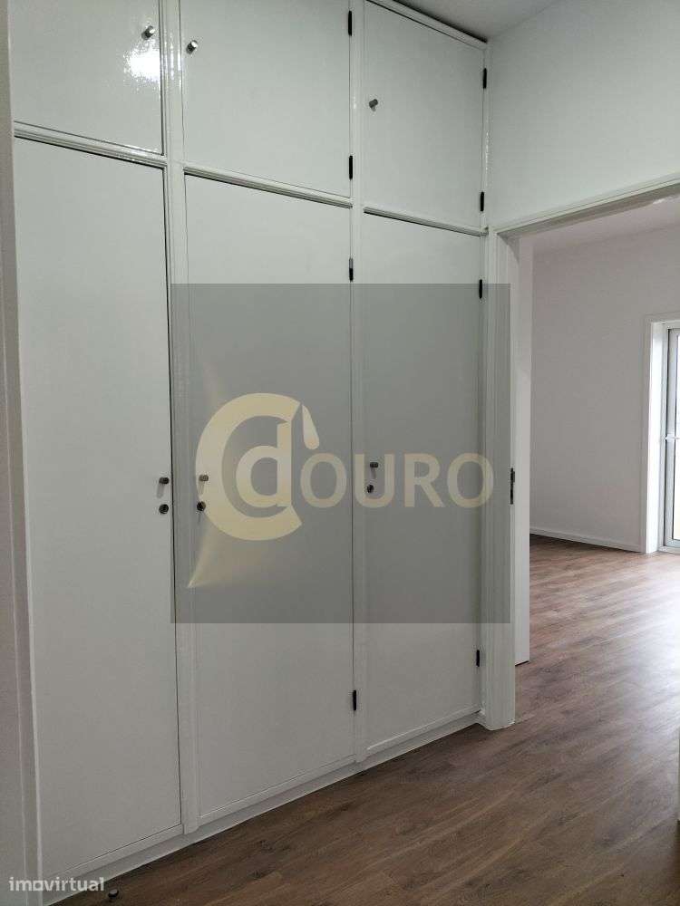 APARTAMENTO T3 RENOVADO EM ÁGUAS SANTAS-13