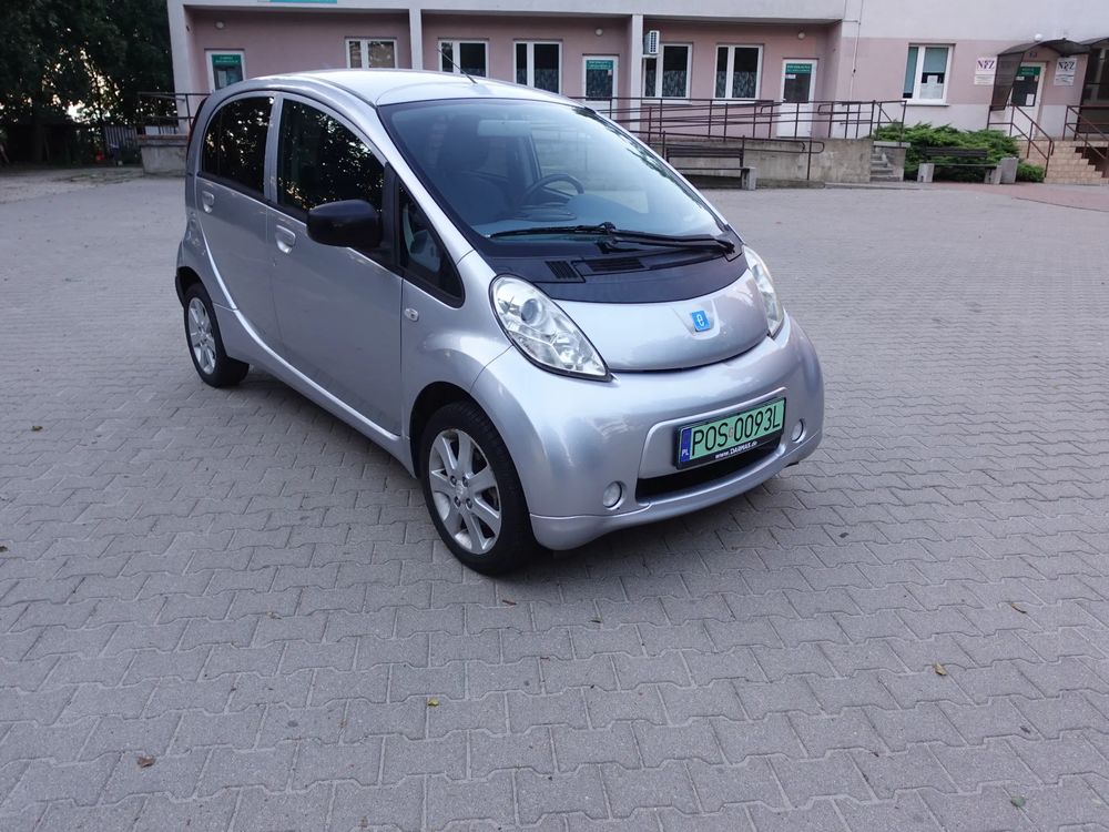 Peugeot iOn 2011