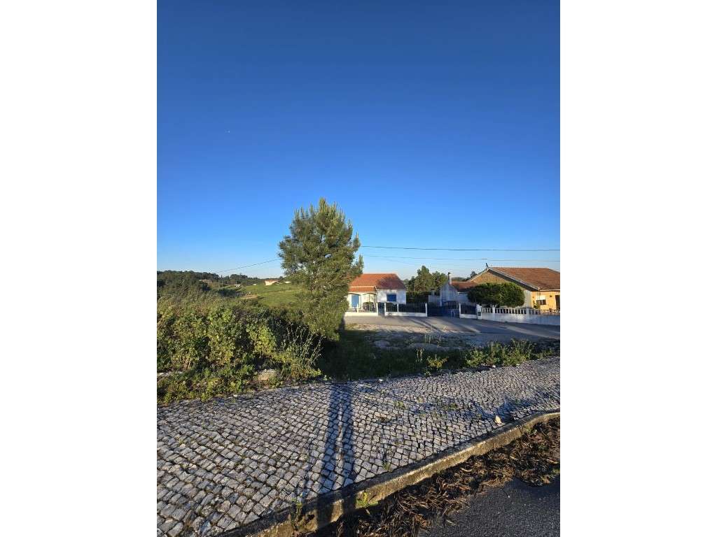 TERRENO URBANO PARA CONSTRUÇÃO DE MORADIA UNIFAMILIAR - Grande imagem: 5/7