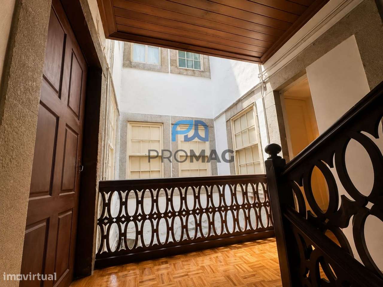 Prédio com Comércio - Baixa do Porto-21