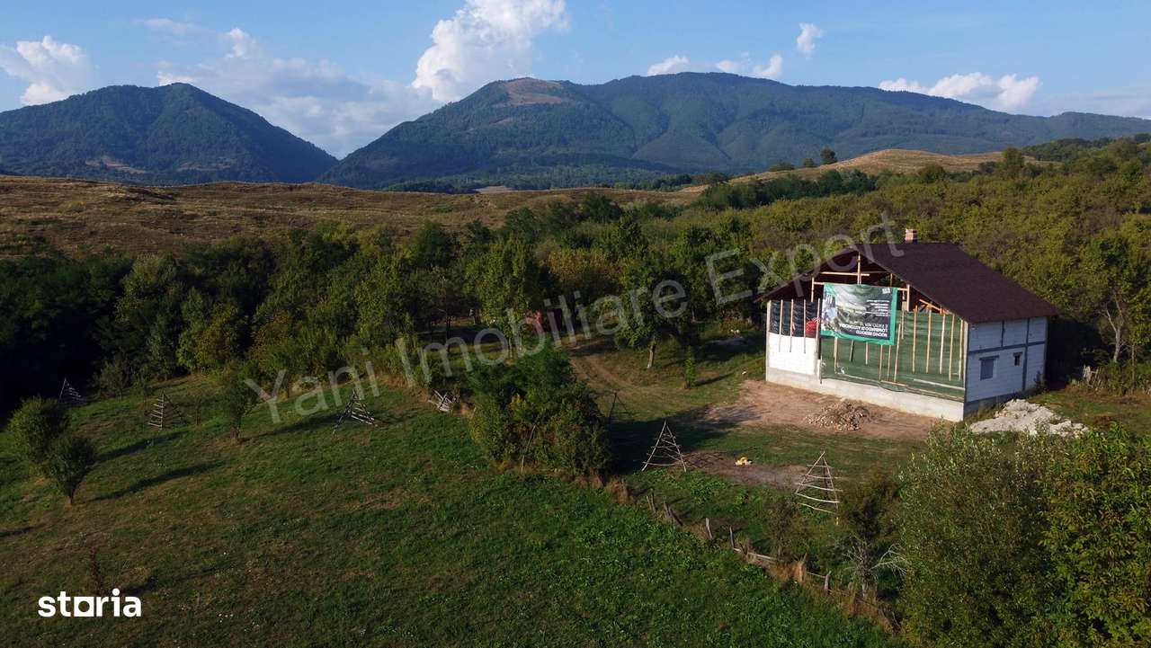 Casă de vânzare în comuna Corbeni, județ Argeș. - Imagine principală: 1/10