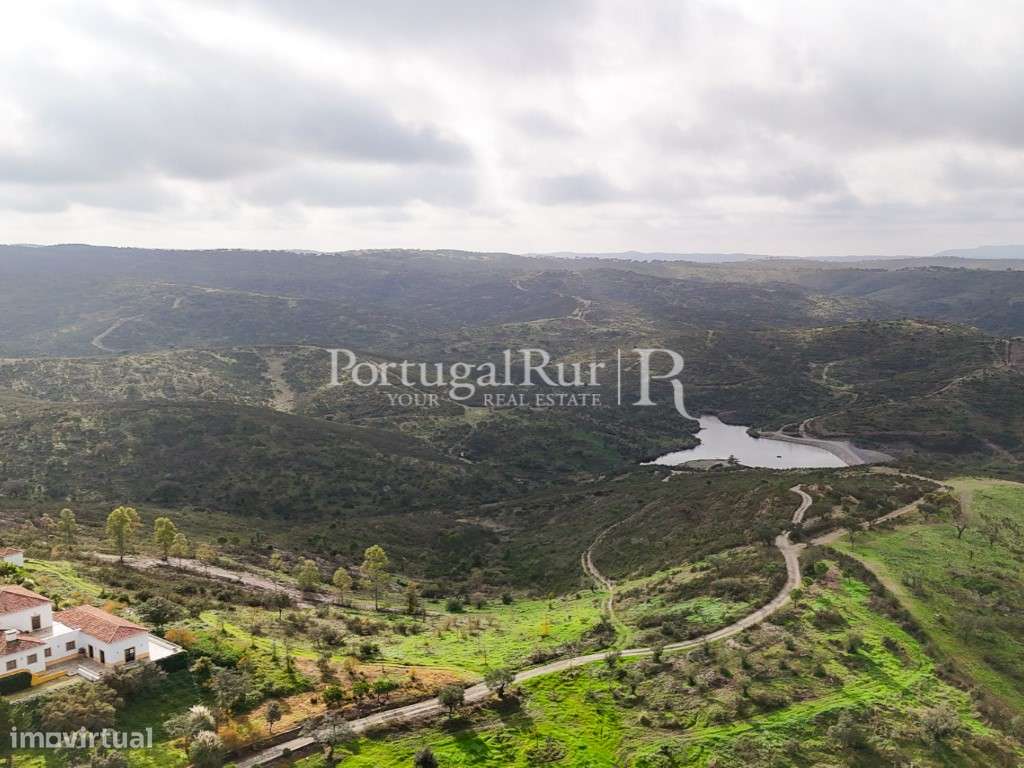 Herdade de Caça Maior com 1000 Hectares + 4 Apartamentos + Anexos-10