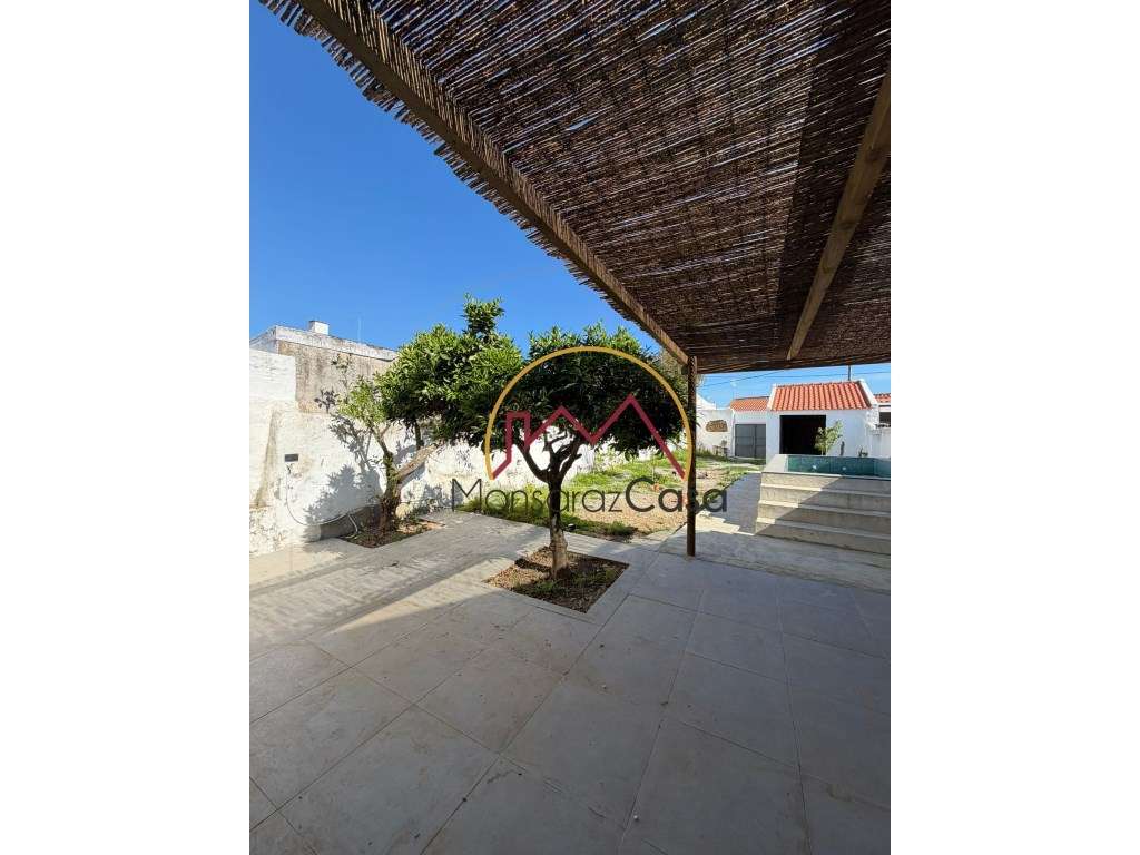 Moradia T3 em Montoito com Piscina-11