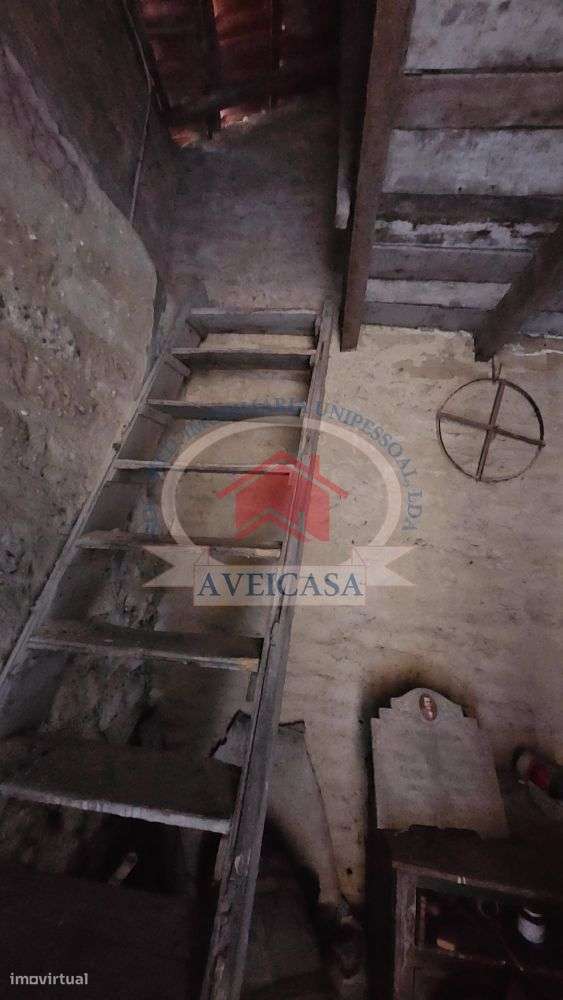 CASA GANDARESA EM VERDEMILHO PARA RECUPERAR-30