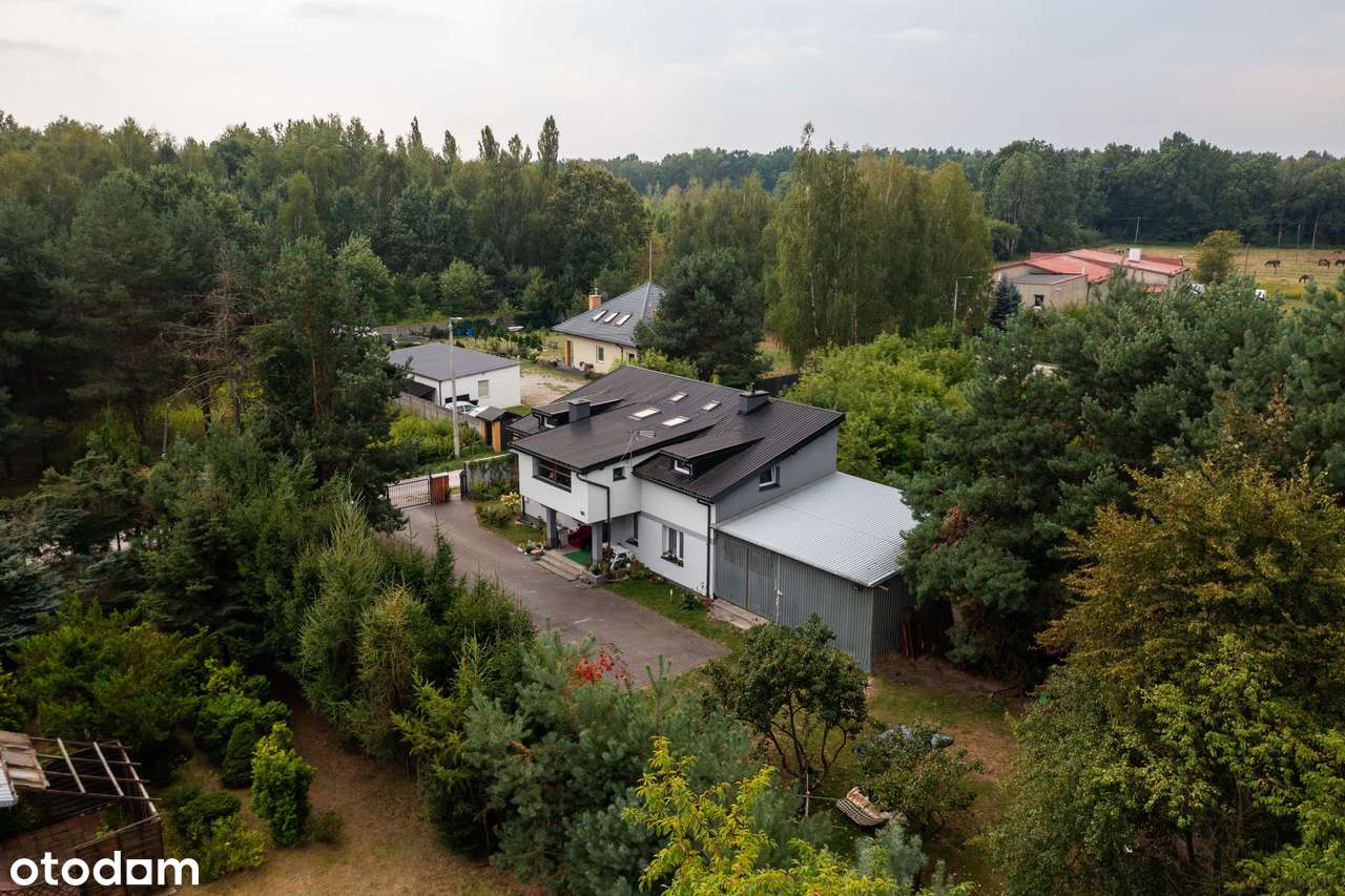 przy lesie I 3 min od S17/S2 I 20 min do Centrum-18